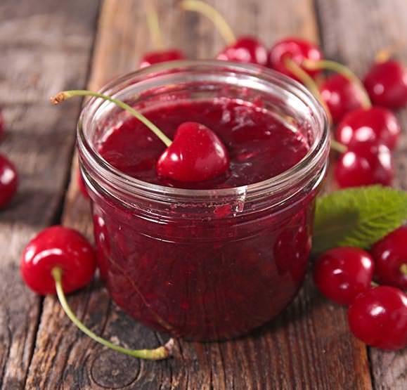 Elaboración de dulces frutados